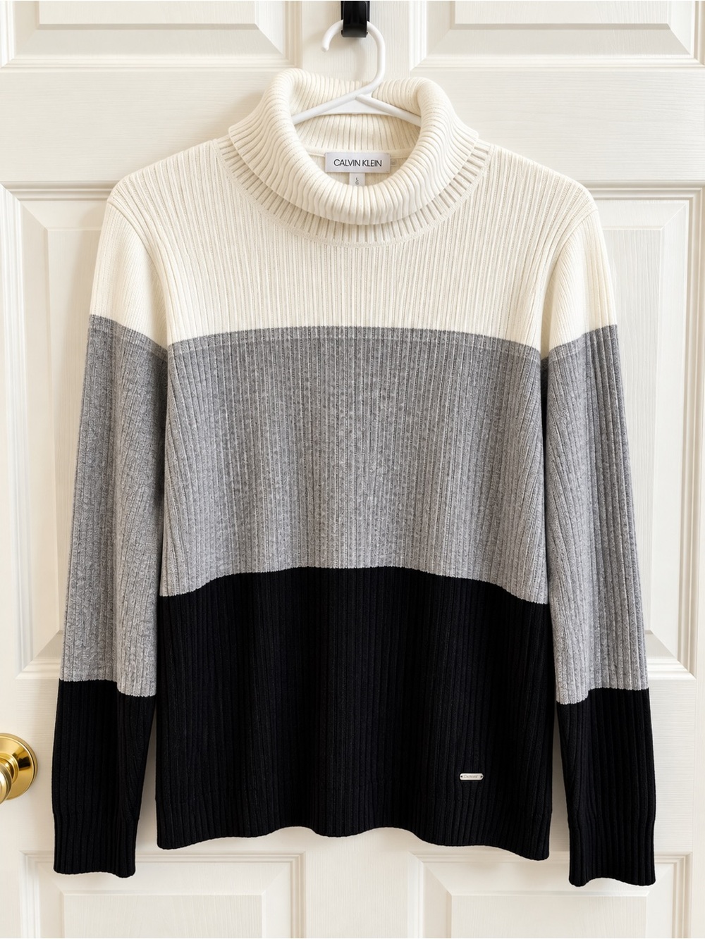 Calvin Klein Colorblock Ribbed Turtleneck Sweater – Size Large